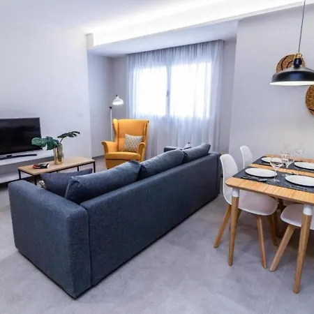 Two Bedrooms, Wifi, Close To The Restaurants And Beach