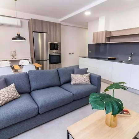 Two Bedrooms, Wifi, Close To The Restaurants And Beach Apartment *